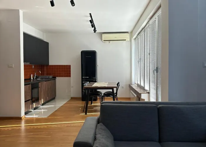 Three Bedroom Apartment Near City Center
