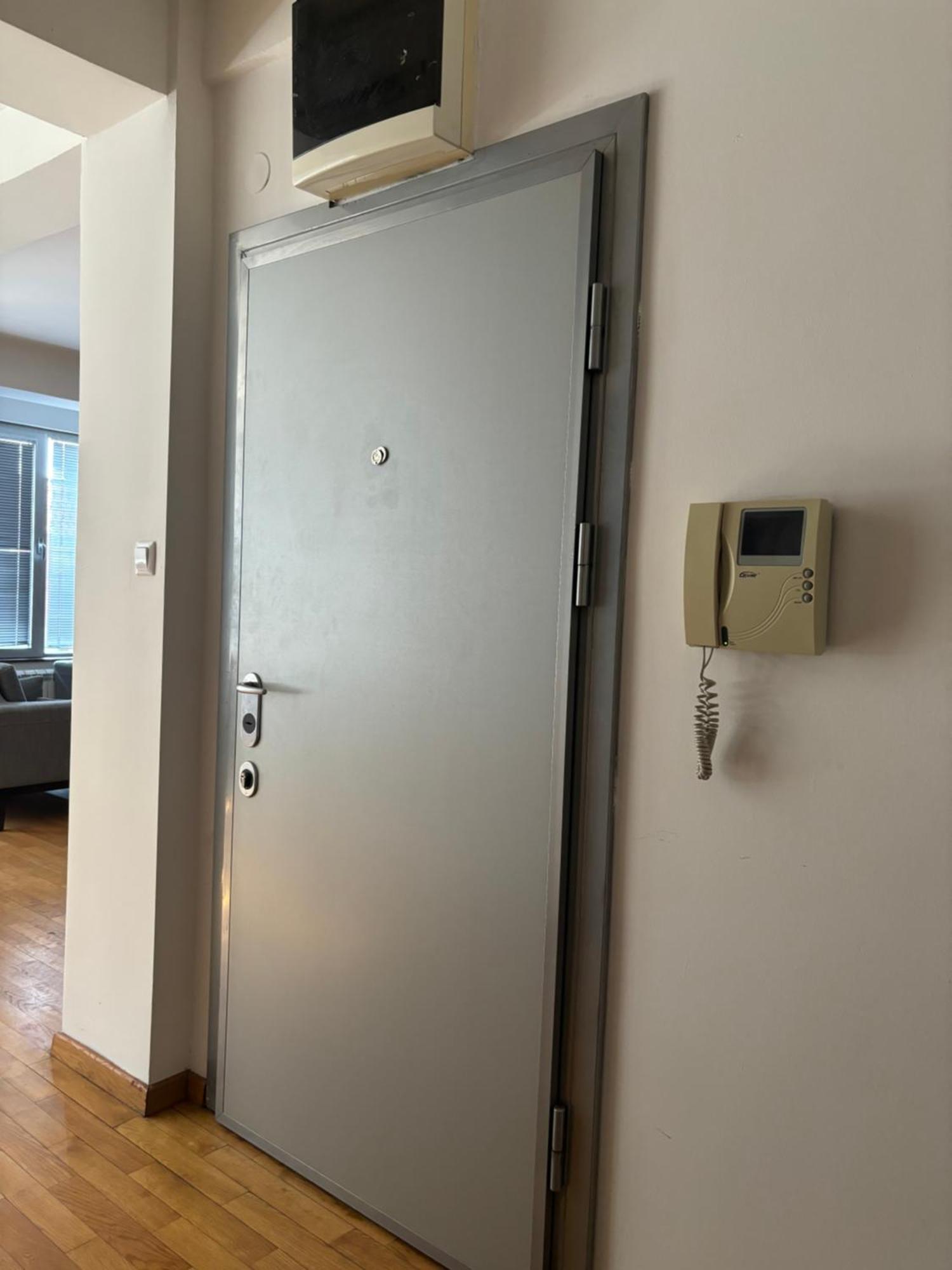 Apartamento Three Bedroom Near Center *