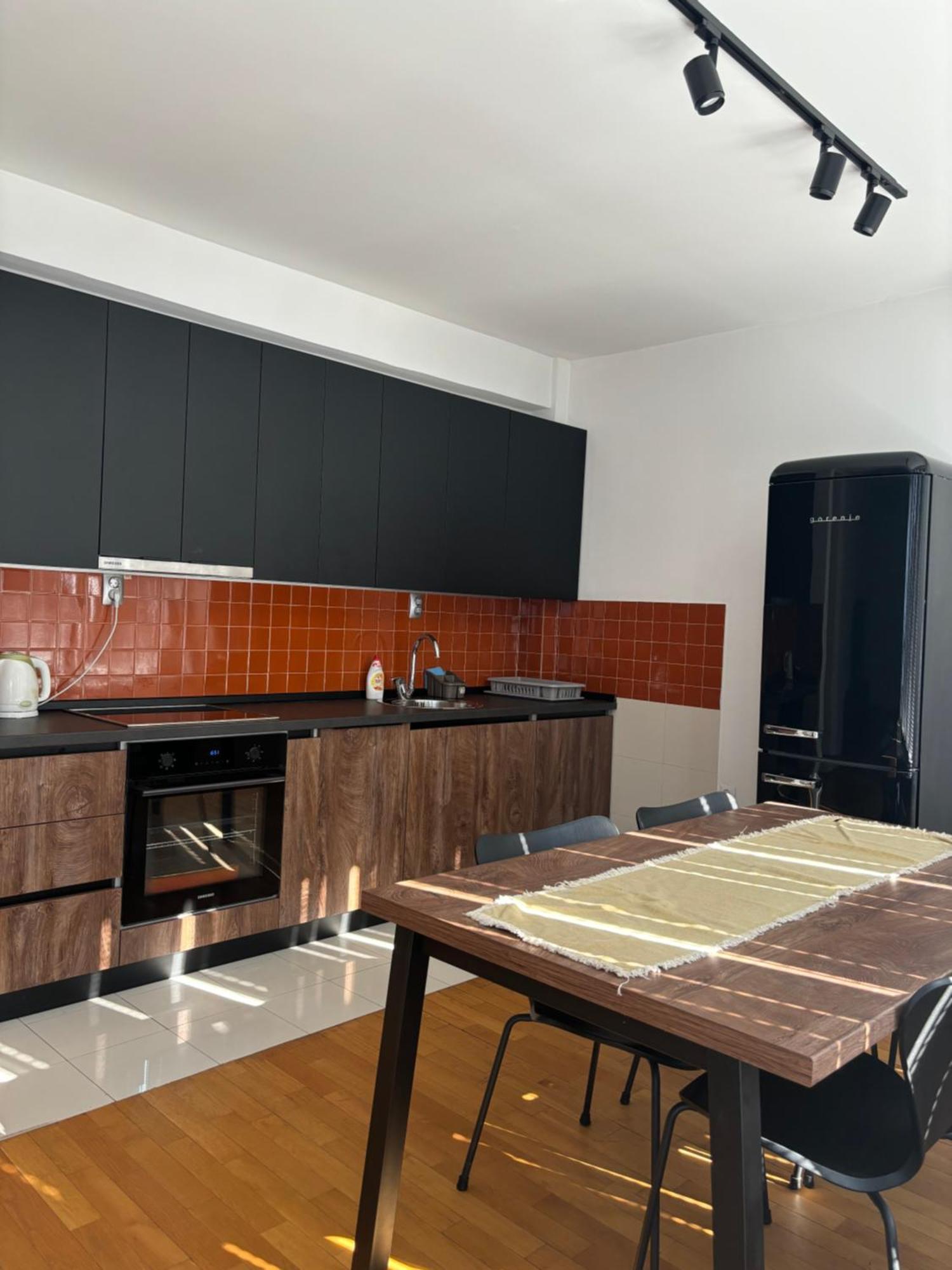 Three Bedroom Near Center *