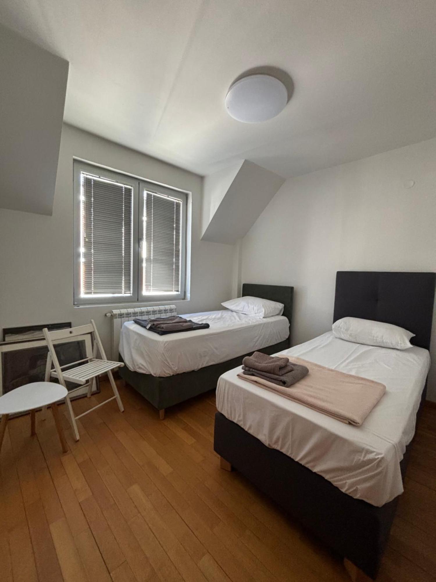 Three Bedroom Near Center Apartamento *