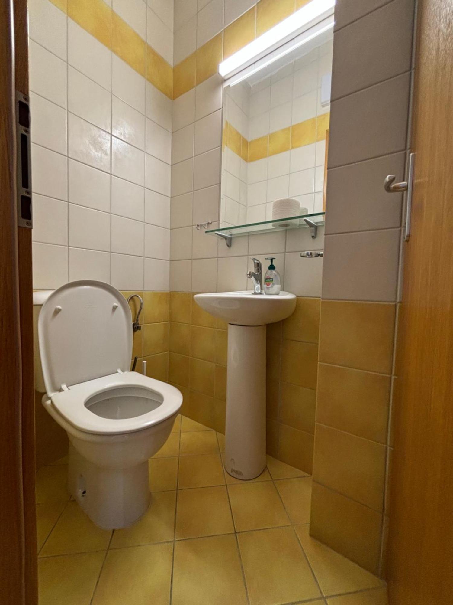Three Bedroom Near Center *
